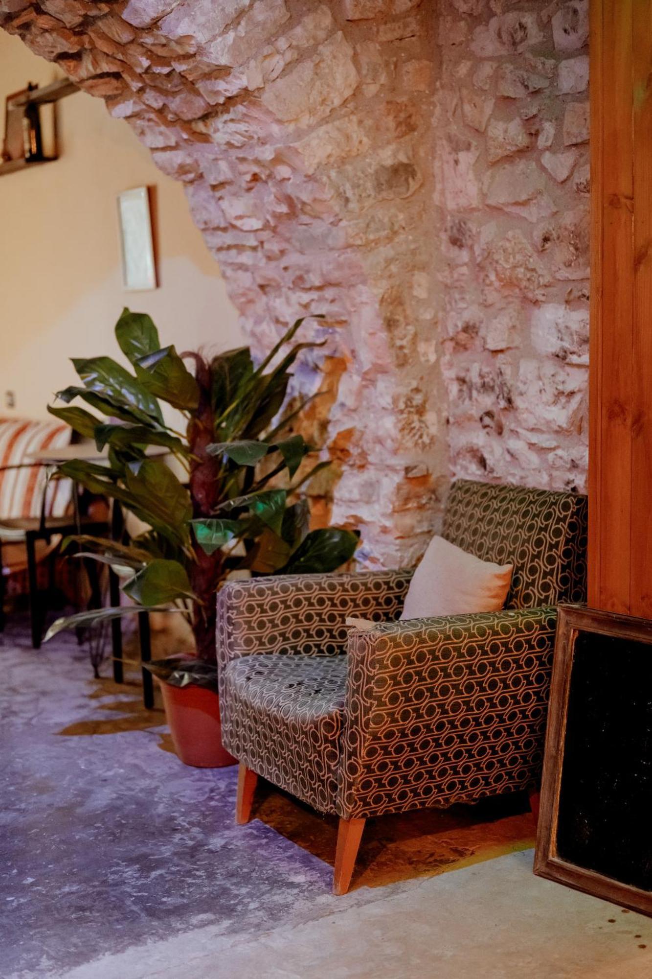 Berat Backpackers Hostel Esterno foto