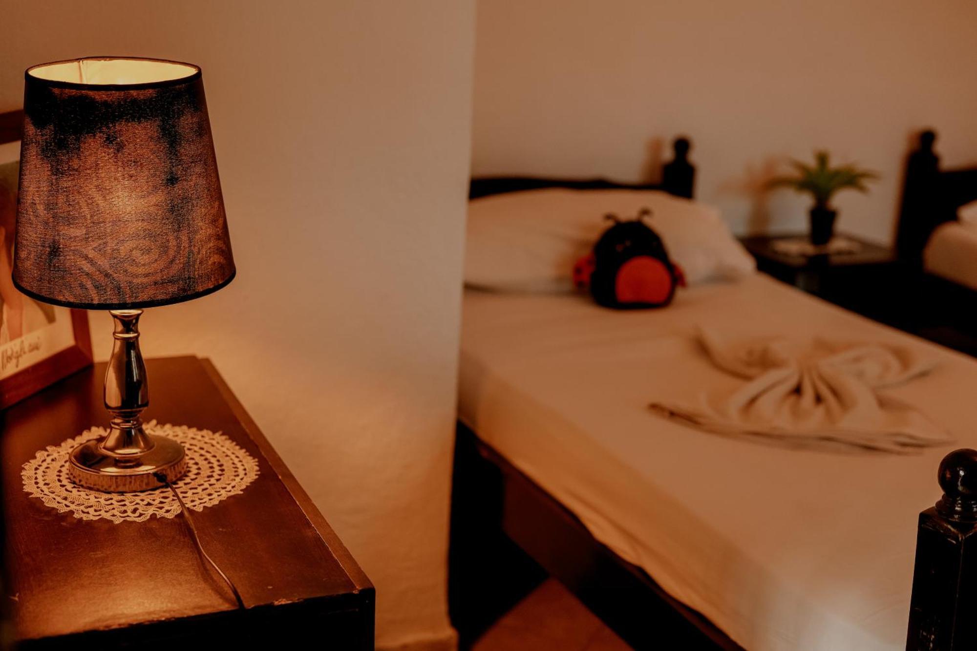 Berat Backpackers Hostel Esterno foto